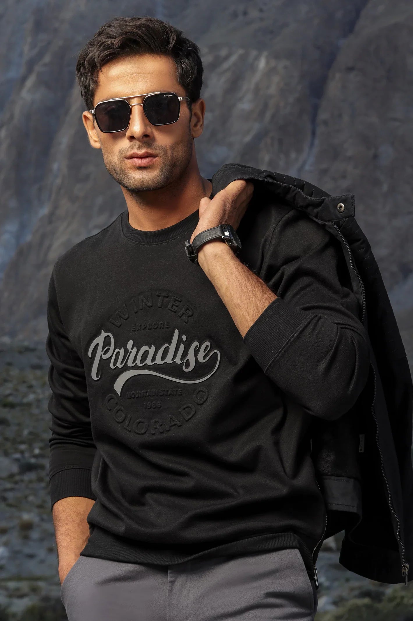 Black Design Embossed Sweatshirt