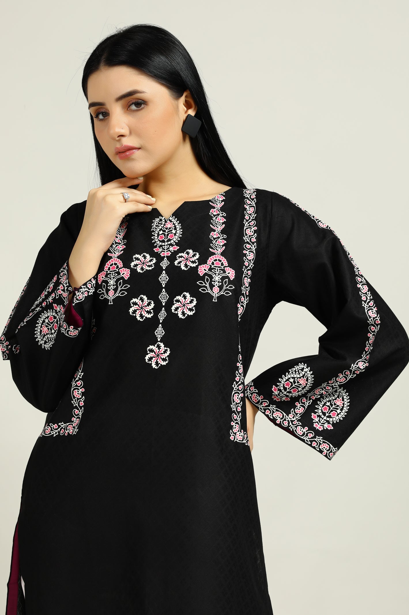 Women Stitched Kurti - Diners