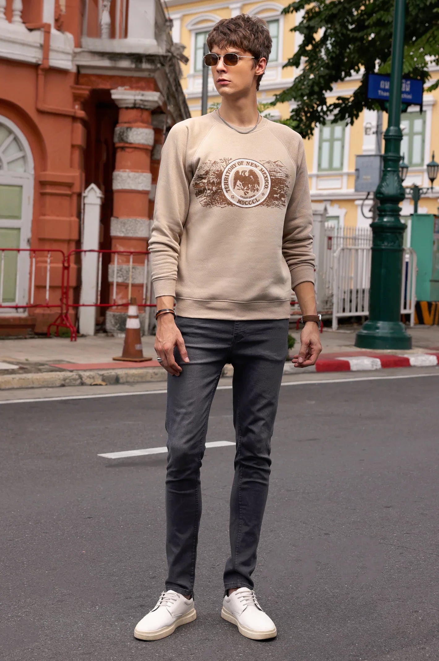 Sand Graphic Printed Sweatshirt